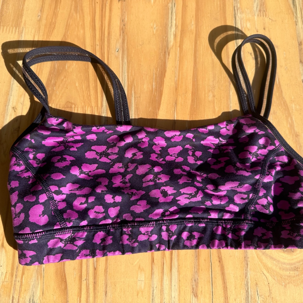 Lululemon sports bra